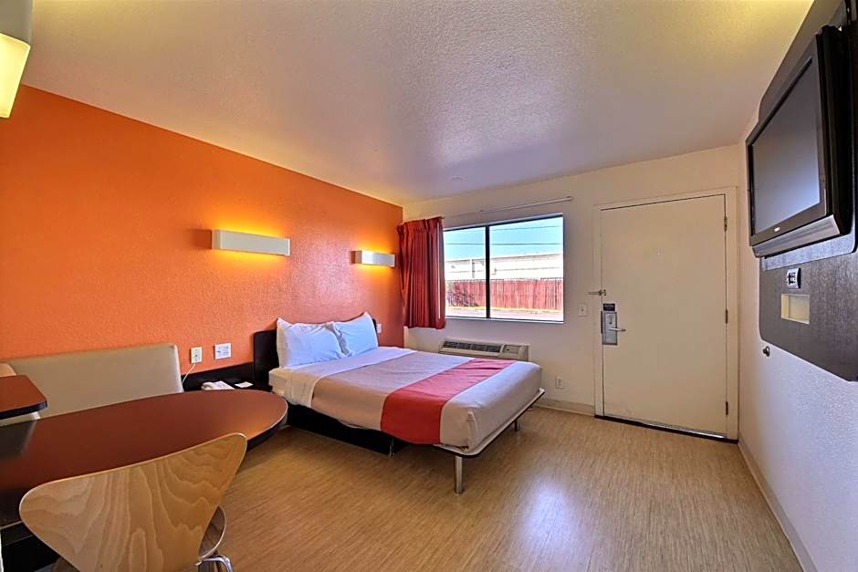 Motel 6 Laredo South