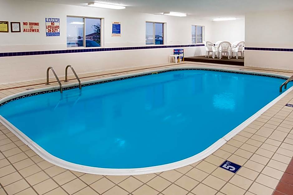 Super 8 by Wyndham Monmouth IL