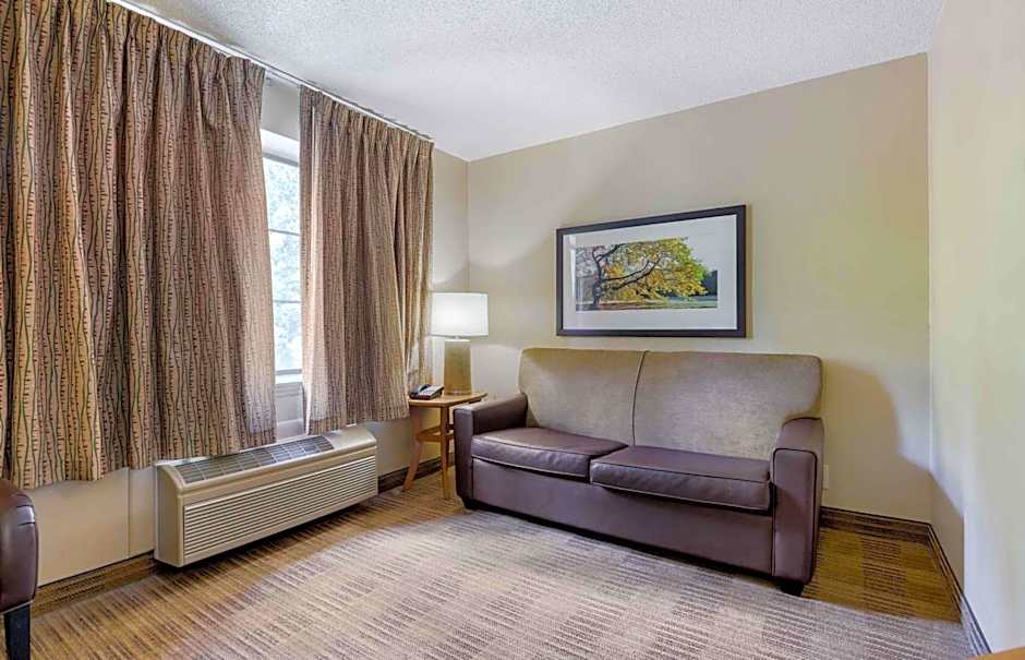 Extended Stay America Select Suites - Raleigh - RTP - 4610 Miami Blvd.