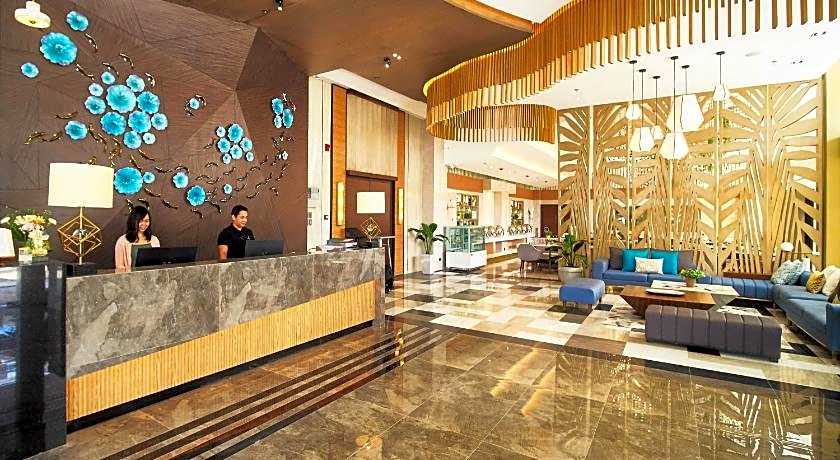 J7 Plaza Hotel