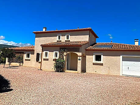 Villa with private pool and jacuzzi