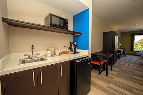 King Suite with Sofa Bed - Non-Smoking