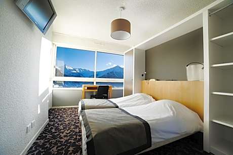 Quadruple Room with Private Bathroom