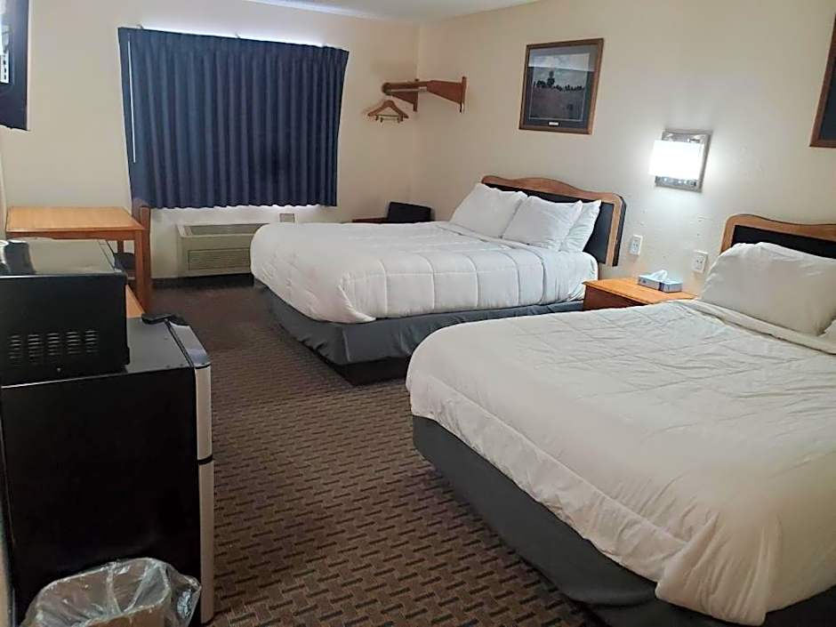 Hibbing Inn and Suites