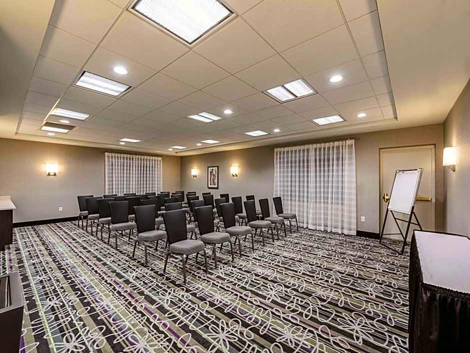 La Quinta Inn & Suites by Wyndham San Antonio Downtown