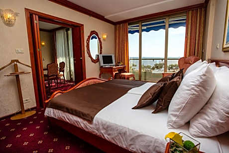 Executive Suite with Balcony and Sea View