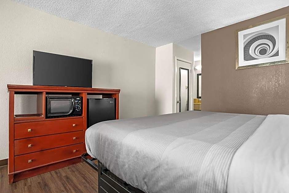 Quality Inn Louisville MS