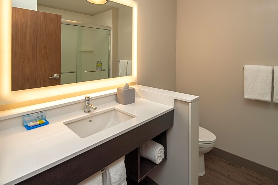 Holiday Inn Express and Suites Camas - Vancouver By IHG