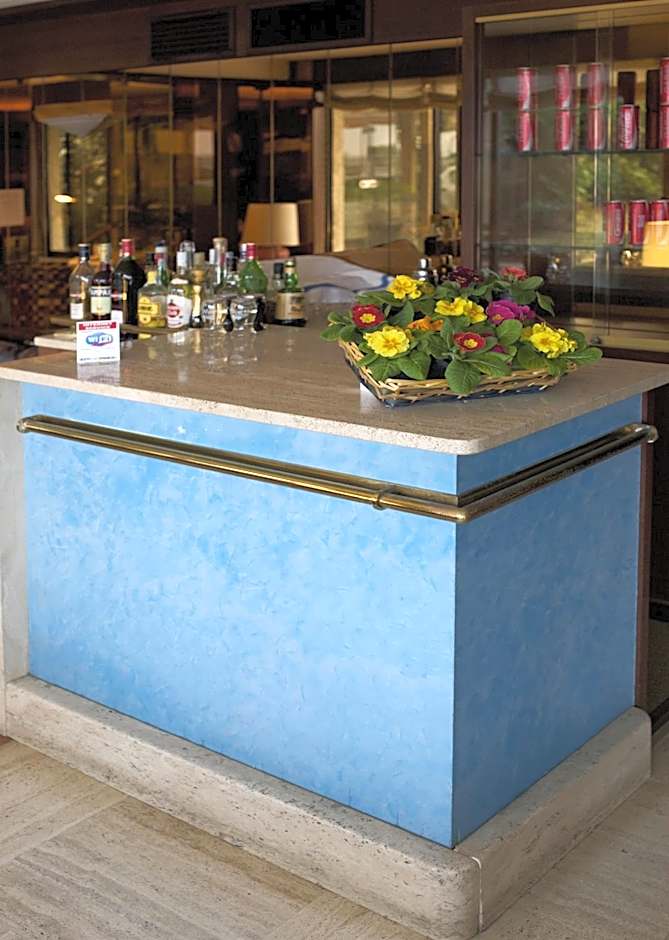 Club Hotel