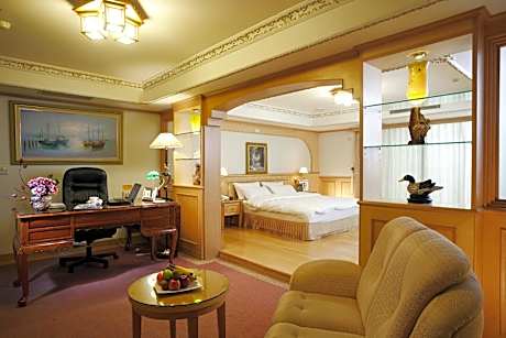 Deluxe Queen Room with Two Queen Beds