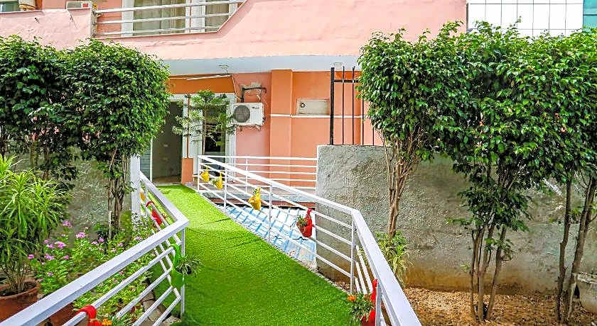 FabHotel Premium Nest