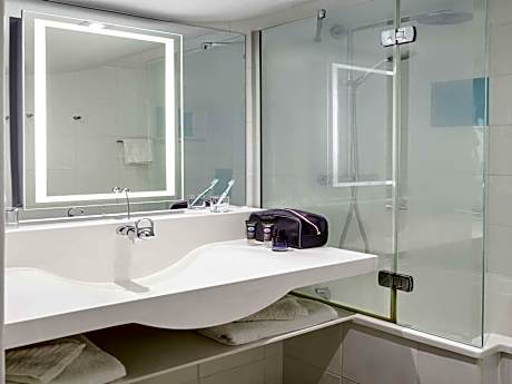 Standard Double Room with Two Single Beds