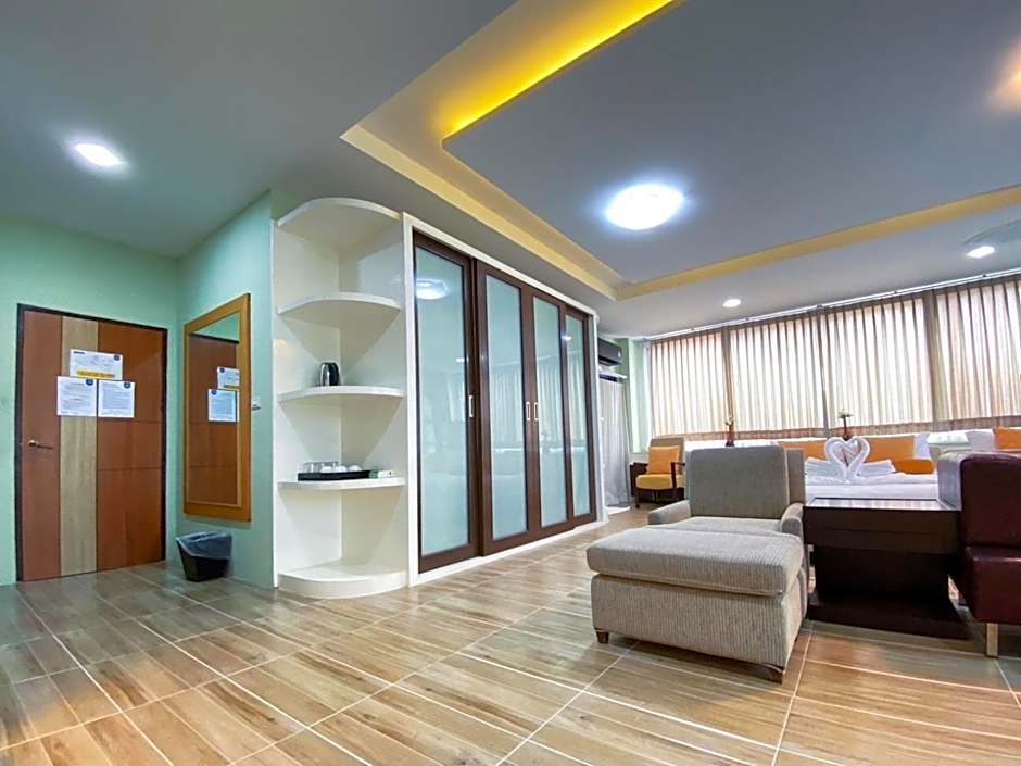 Daddy Dream Hotel and Residence