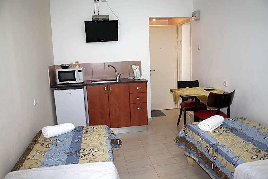 Photo 1 of 4 of Triple Room