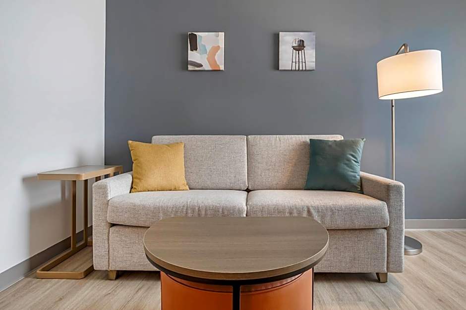 Comfort Inn & Suites Newark Liberty International Airport