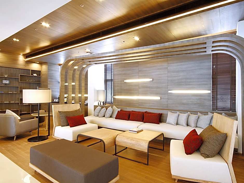 Classic Kameo Hotel & Services Apartment 