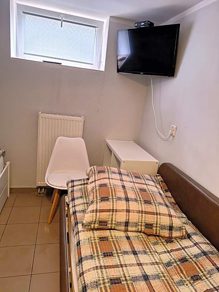 POKOJE -KWATERY Chodecz Waryńskiego 2A