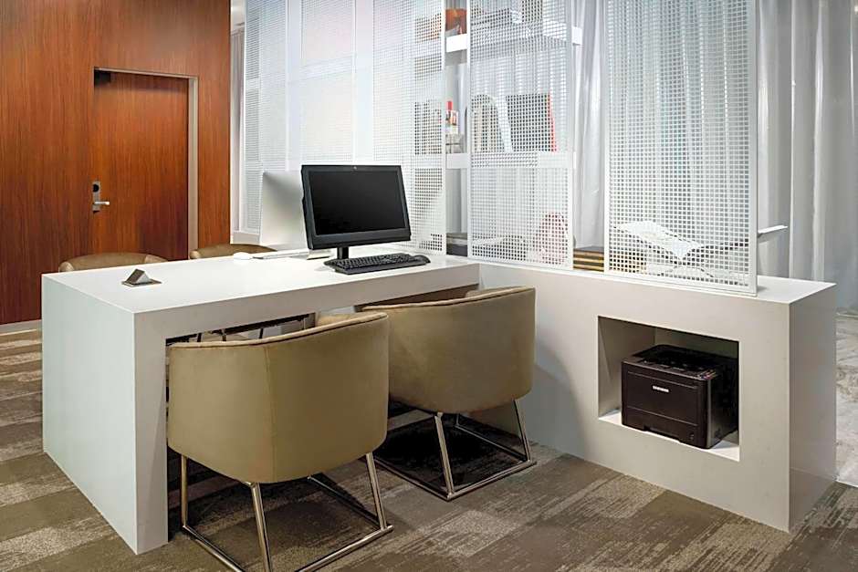 AC Hotel by Marriott San Francisco Airport/Oyster Point Waterfront