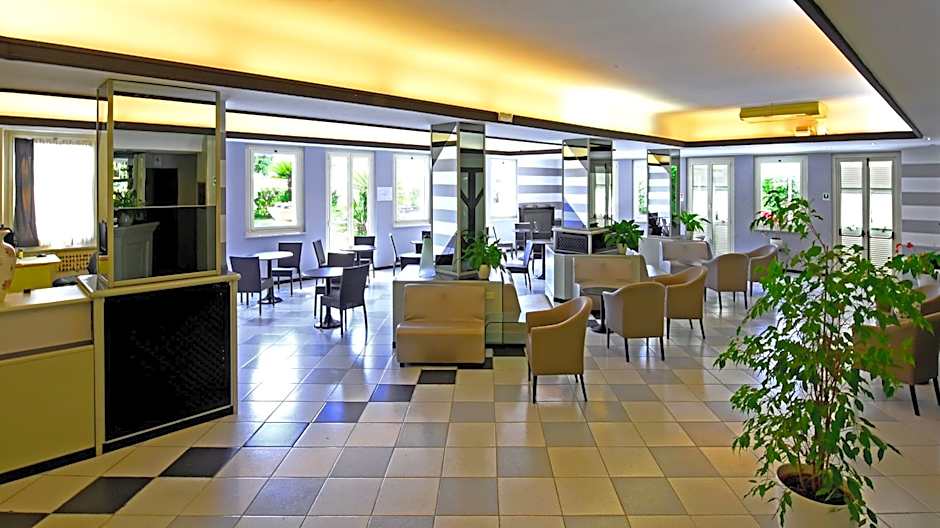 Hotel Sud Est by Fam Rossetti