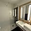 ibis Avallon