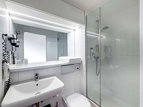 Standard Room with Twin Beds