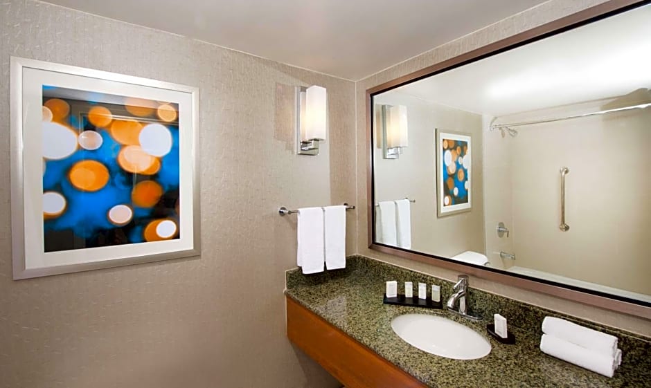 Embassy Suites by Hilton Cincinnati Northeast Blue Ash