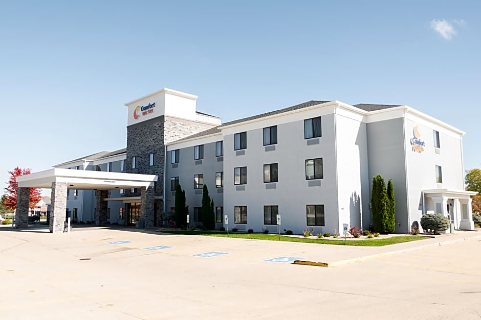 Comfort Suites Bloomington I-55 and I-74