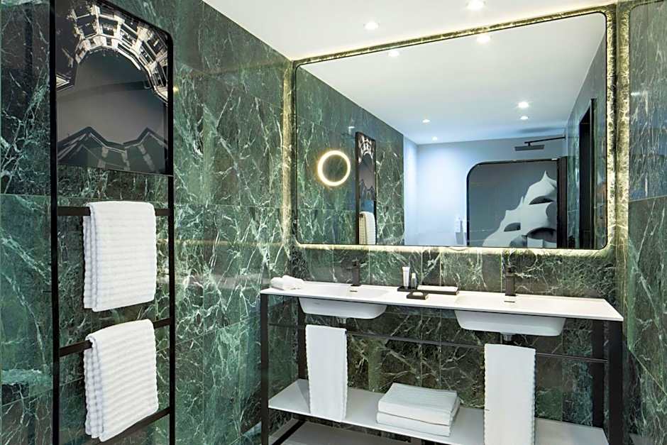 Renaissance by Marriott Barcelona Hotel