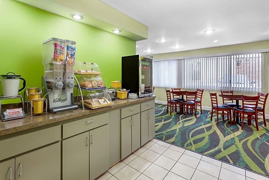 Days Inn by Wyndham Albany SUNY