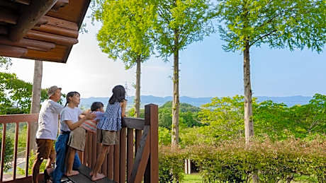 Two-Bedroom Cottage (14 Adults)