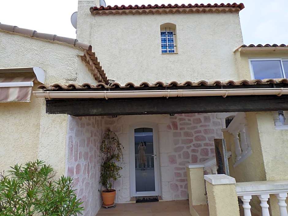 Chambre d'Hôtes avec kitchenette Vue Mer et montagnes L'Estérel Panoramique