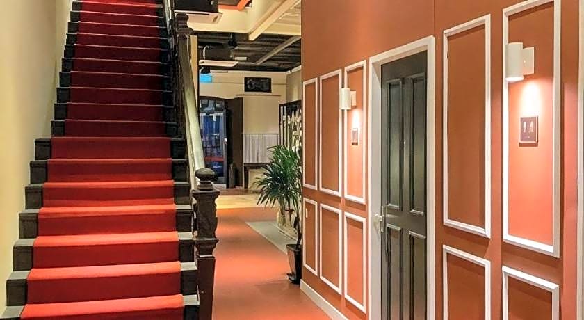 iStay Hotel