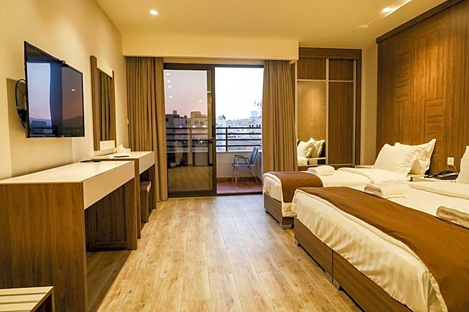 Luciana Hotel by FHM