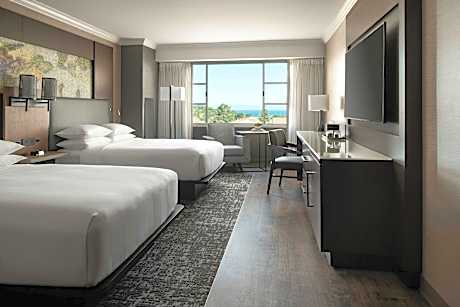 Guest Room, 2 Queen, Bay View