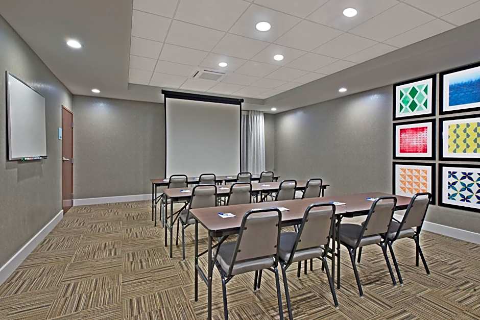 Holiday Inn Express & Suites Harrisburg S - New Cumberland By IHG