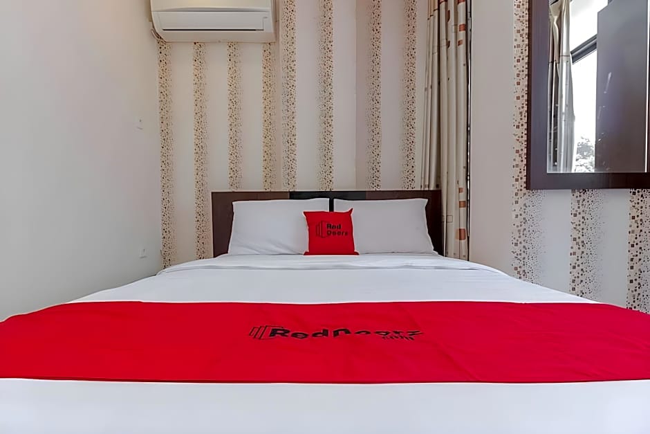 RedDoorz Plus @ Paal 2 Manado