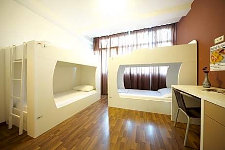 Bed in 4-Bed Mixed Dormitory Room