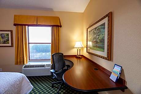 Room with Two Queen Beds - Non-Smoking