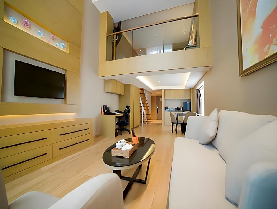 Pullman Shishi Mattison