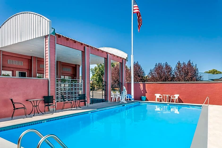 Days Inn by Wyndham Burns