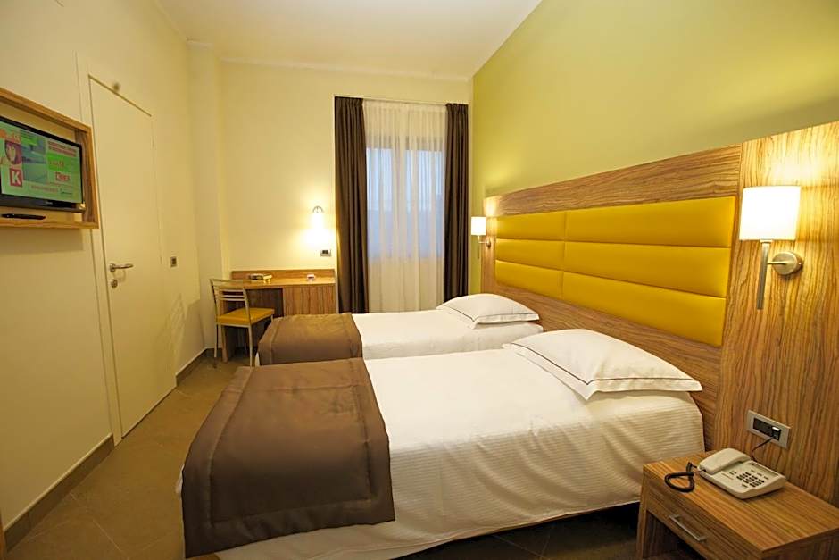 Photo 1 of 12 of 1 Double Bed or 2 Beds