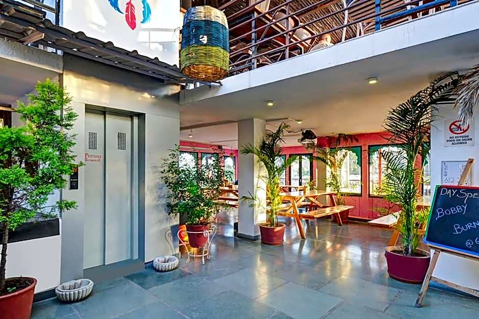 Hotel Udai Niwas - By The Lake