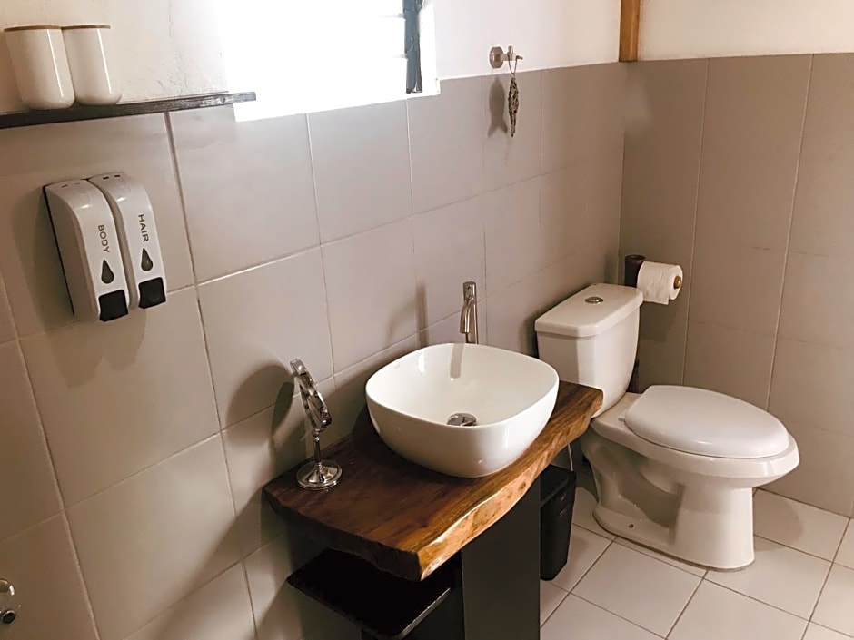 Everyday Sunday Hotel & Cafe