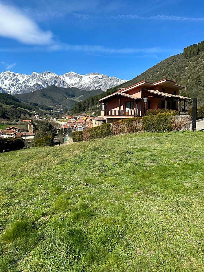 Apartamentos La Montaña