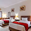 Super OYO Townhouse Oak Maxi Hotel Legian