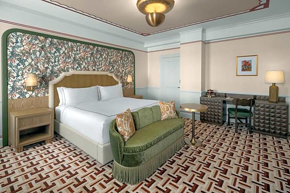The Stoneleigh, Autograph Collection