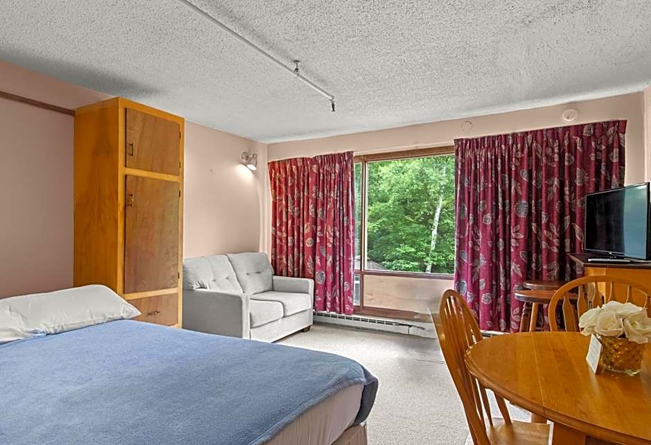 Evergreen Valley Inn