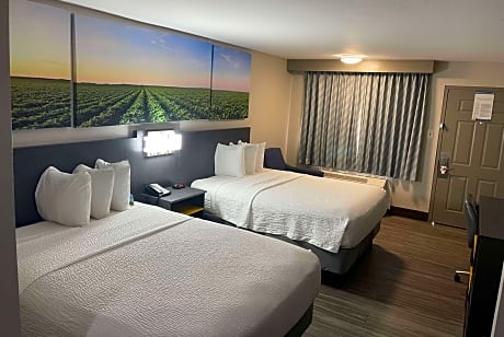 Queen Room with Two Queen Beds - Smoking