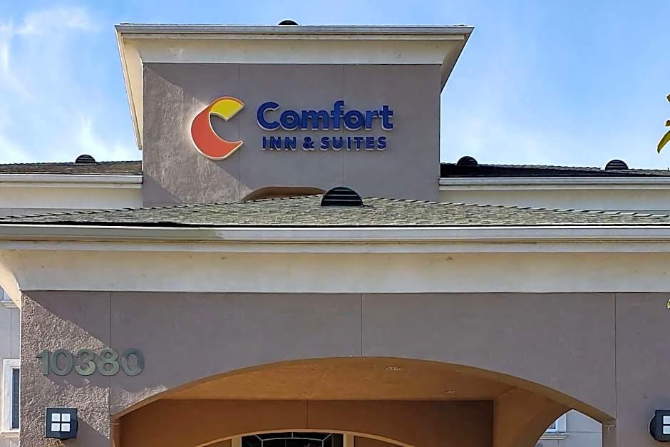 Comfort Inn and Suites Galt - Lodi North