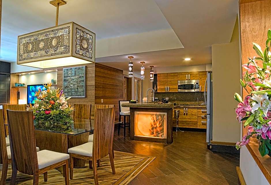 La Divina by Aldea Thai